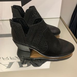 Vince Camuto Black Leather Side Split Booties